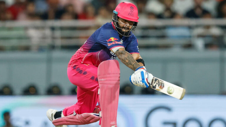 रियान पराग पर गिरी गाज: IPL मैच के दौरान ड्रेसिंग रूम में ‘वेपिंग’ के लिए लगा भारी जुर्माना