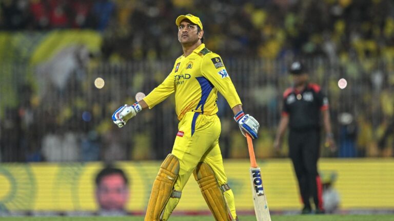 MS Dhoni IPL Retirement: क्या फैंस की मांग सही है? माइकल क्लार्क ने दी बड़ी चेतावनी
