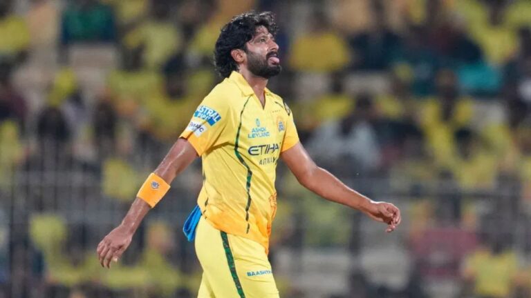 IPL 2026: चेन्नई सुपर किंग्स ने खलील अहमद के स्थान पर कुलदीप यादव को शामिल किया