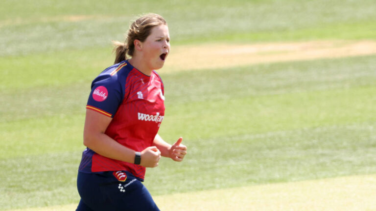 Grace Scrivens fifty sets up Essex in Headingley thriller – वाइटलिटी ब्लास्ट: ग्रेस स्क्रिवेंस की अर्धशतकीय पारी से एसेक्स ने यॉर्कशायर को हराया