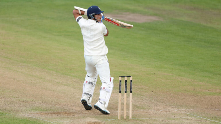 Ekansh Singh 95 props up Lions after Tiaan van Vuuren five-for – साउथ अफ्रीका ए बनाम इंग्लैंड लायंस: एकांश सिंह के 95 रनों ने इंग्लैंड को संभाला