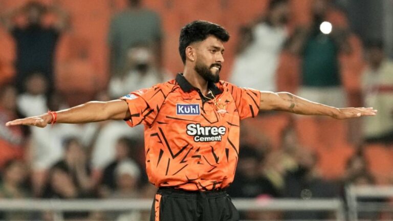 ‘A brand to admire but it comes at a cost’ – Moody wants SRH to invest in bowler – क्या SRH को अपनी आक्रामक बल्लेबाजी शैली के लिए गेंदबाजी में समझौता करना पड़ रहा है?