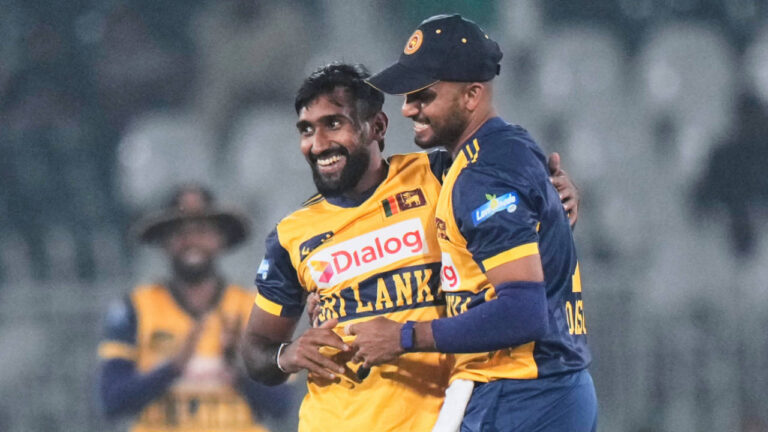 WI bowl first in drizzly Kingston; Malinga, Jangoo named in XIs: वेस्टइंडीज का टॉस जीतकर गेंदबाजी का फैसला